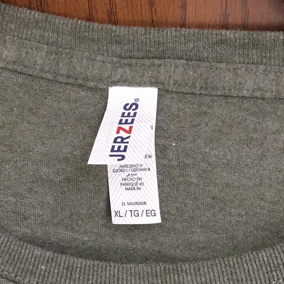 Christmas T-Shirt - Picture 3 of 4